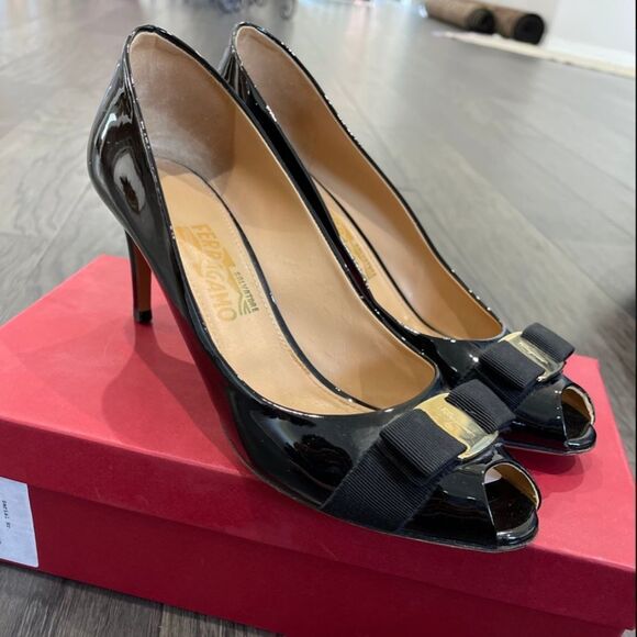 Salvatore Ferragamo Carla pump - Picture 1 of 4